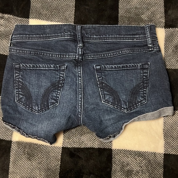 Hollister short shorts size 00 (23) dark wash - Picture 6 of 10